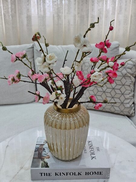 شاخه شکوفه ژاپنی کوتاه