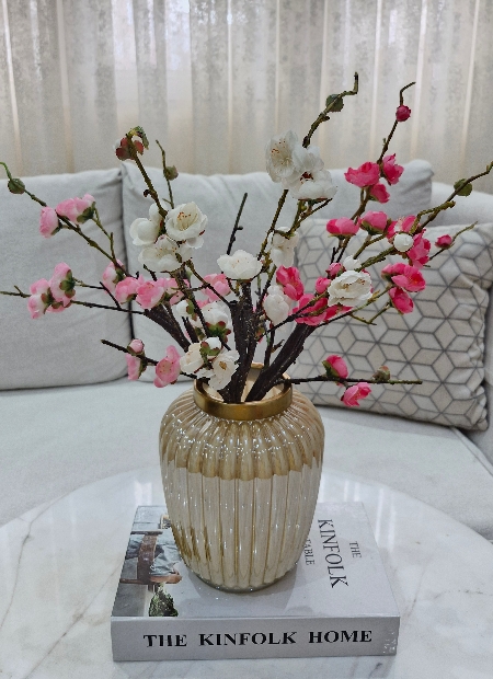 شاخه شکوفه ژاپنی کوتاه